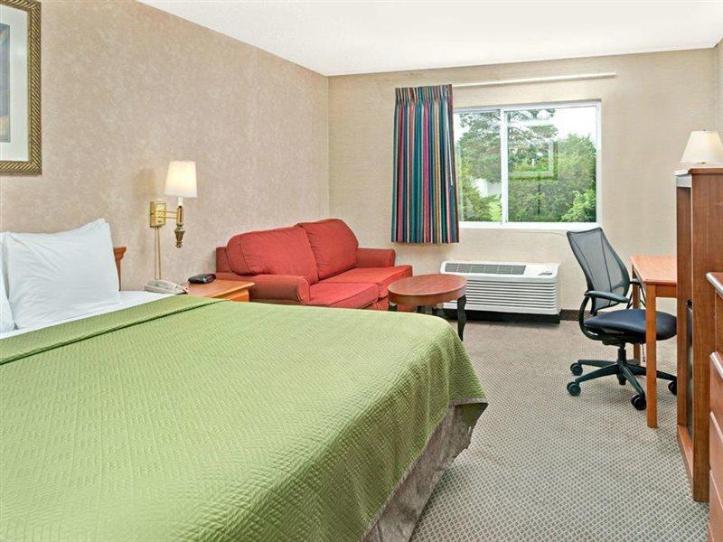 Travelodge By Wyndham Lincoln Airport I-80 מראה חיצוני תמונה