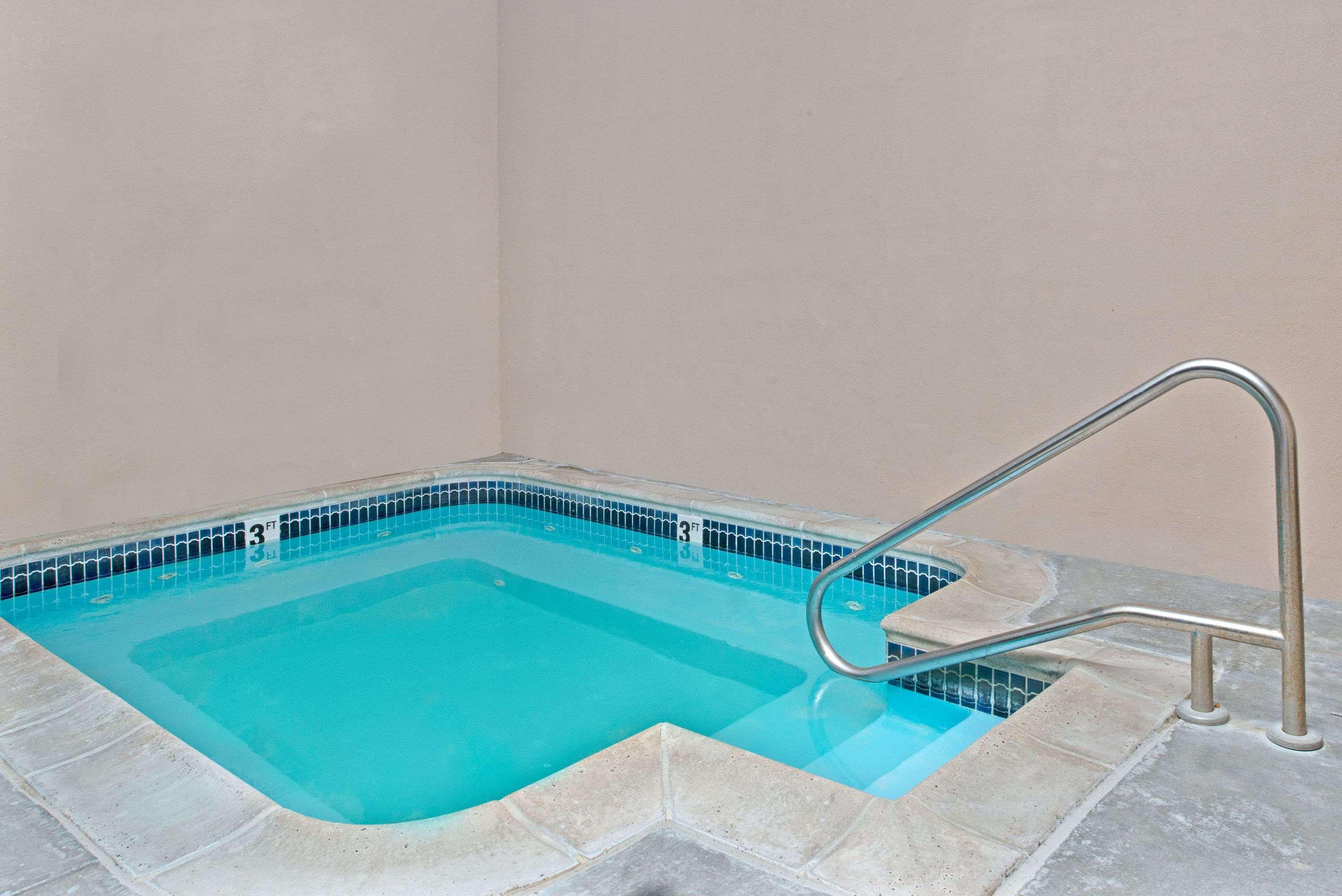 Travelodge By Wyndham Lincoln Airport I-80 מראה חיצוני תמונה