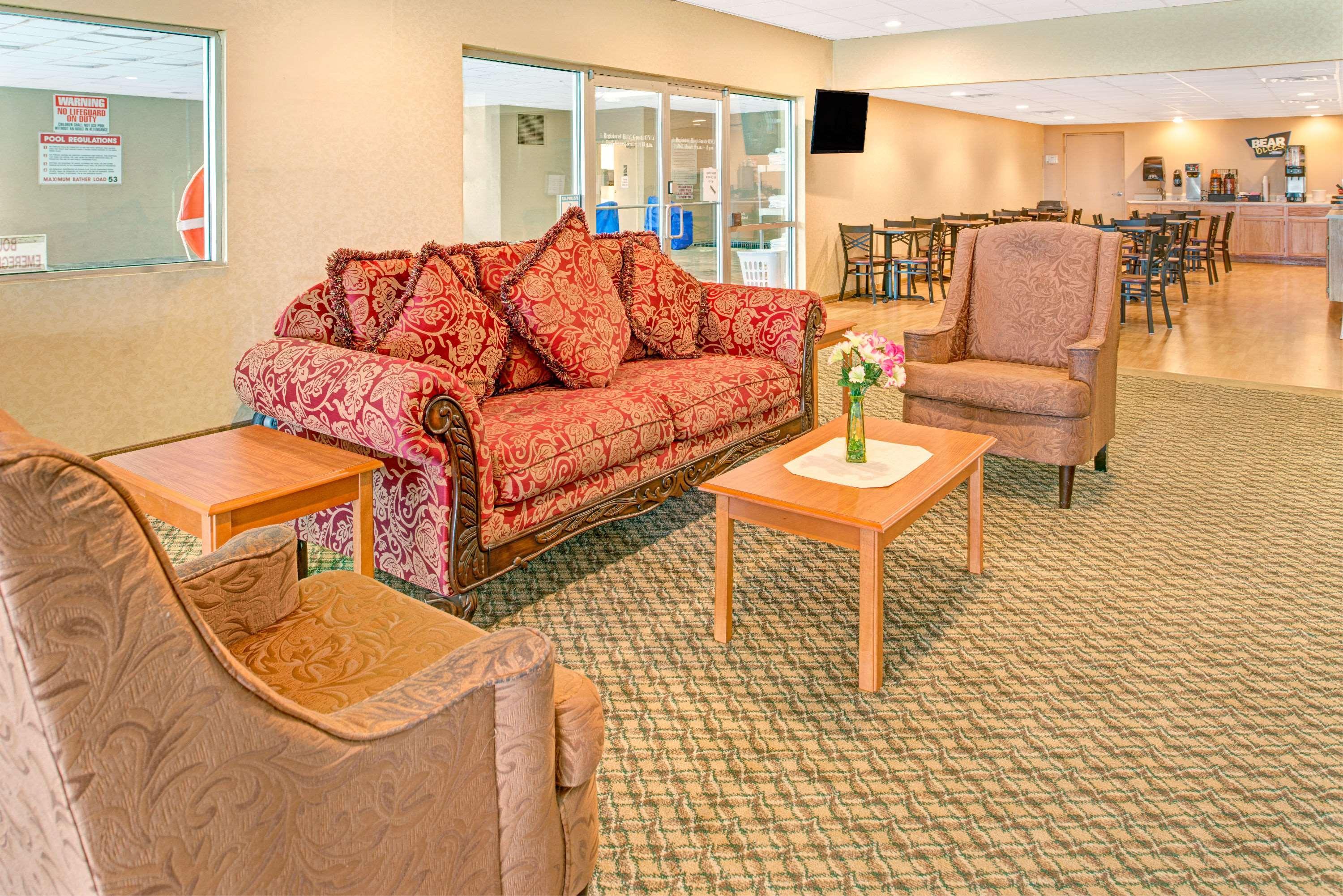 Travelodge By Wyndham Lincoln Airport I-80 מראה חיצוני תמונה